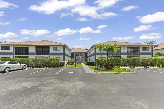 Building Photo - 15234 Lakes of Delray Blvd Unit 276