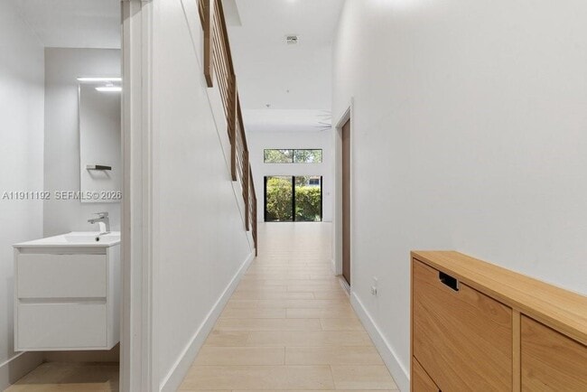 Photo - 913 NW 45th Ter