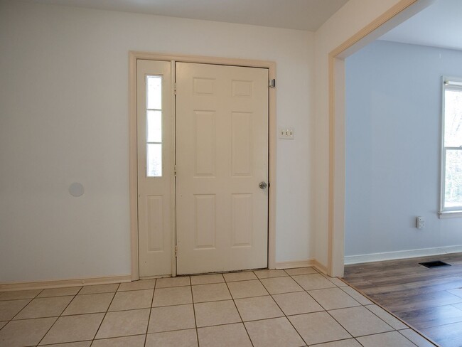 Photo - Bright 4-Bedroom Home in Midlothian!