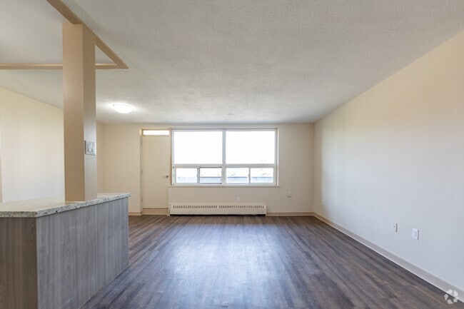 1BR, 1BA - Living Room - Strathroy Manor