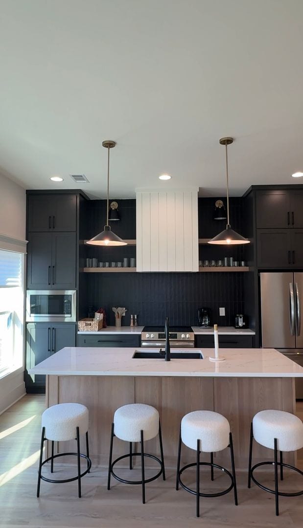 Photo - Awesome New Construction 5BR House Close t...