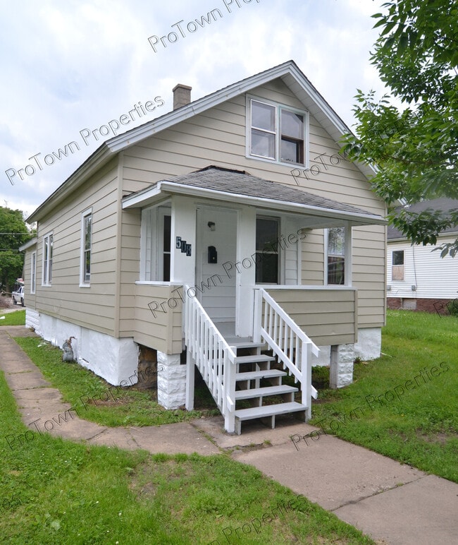 Building Photo - 508 S Des Plaines St