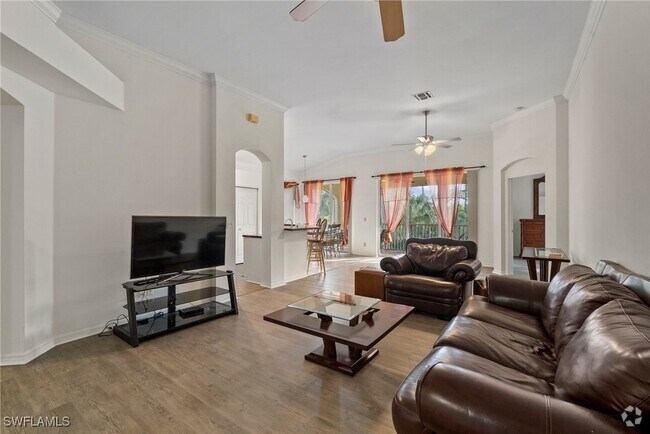 Building Photo - 22977 Lone Oak Dr Rental