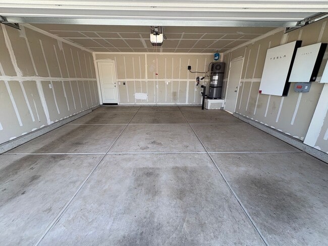 Photo - Tulare smart home, DR HORTON built home Available Now! Energy efficient