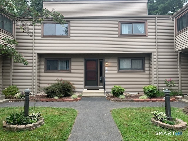 Building Photo - 16 Greenbriar Dr Unit E