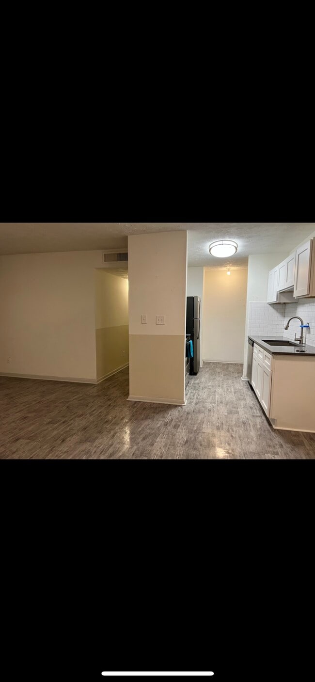 Kitchen - 347 Pine Tree Cir Unidad Q-347