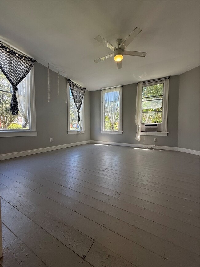 Photo - 2121 Avenue K