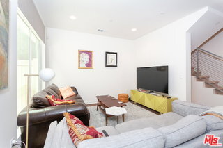 Photo - 2924 Rowena Ave