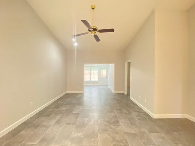 Photo - 208 Egret Ct