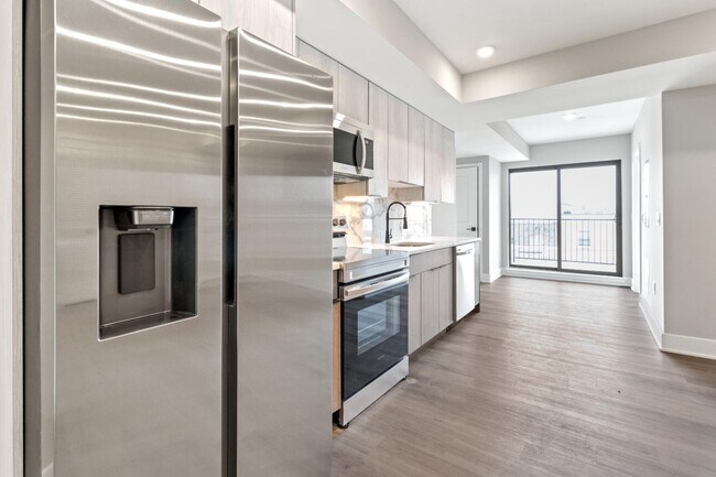 Building Photo - 520 N 37th St