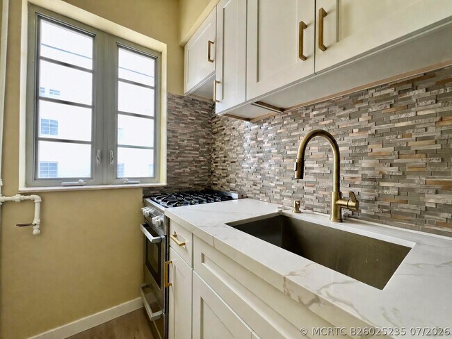 Photo - 901 Collins Ave Unit 209