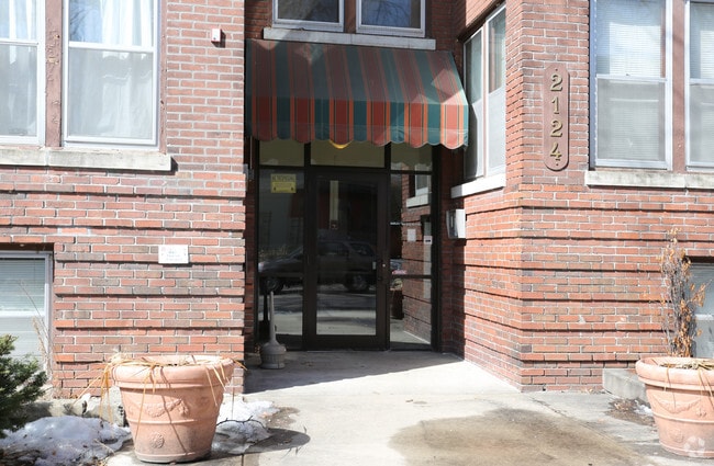 Photo - 2124 Garfield Avenue South