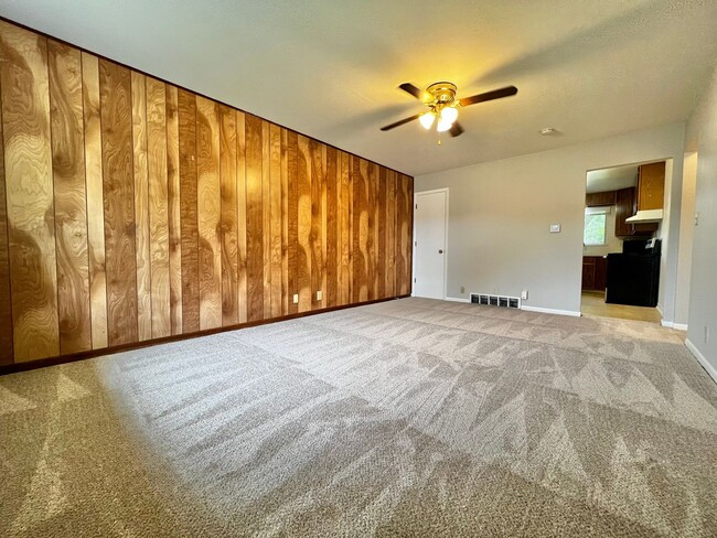Photo - Great 2-Bed, 1-Bath Duplex Townhome Unit in Central...