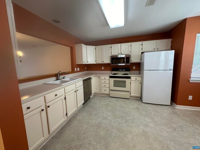 Photo - 1320 SYCAMORE Cir