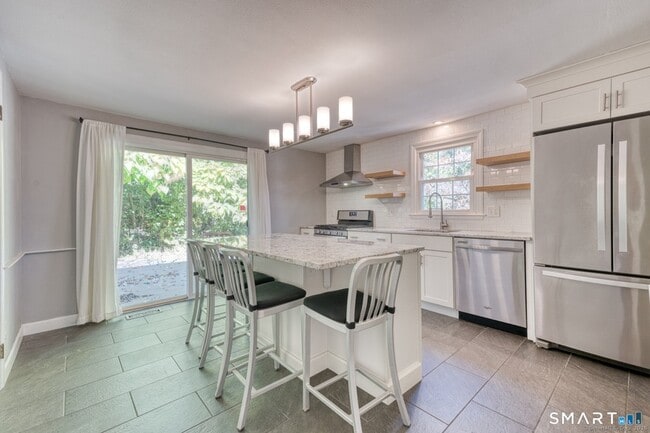 13 Boxwood Ln