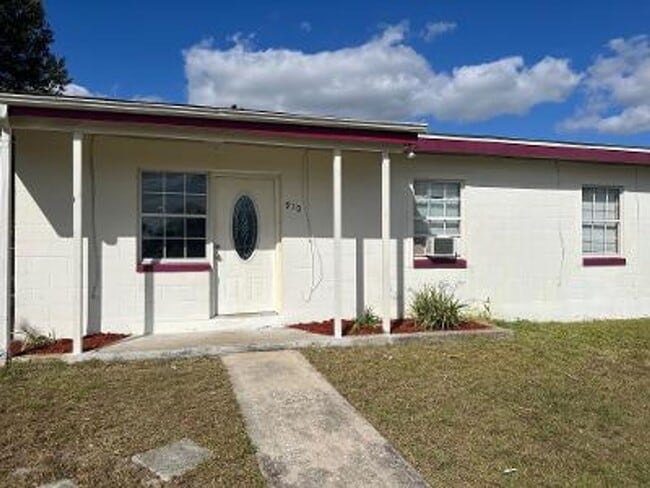 Photo - Cute Remodeled Deltona Beauty Call Sheila ...
