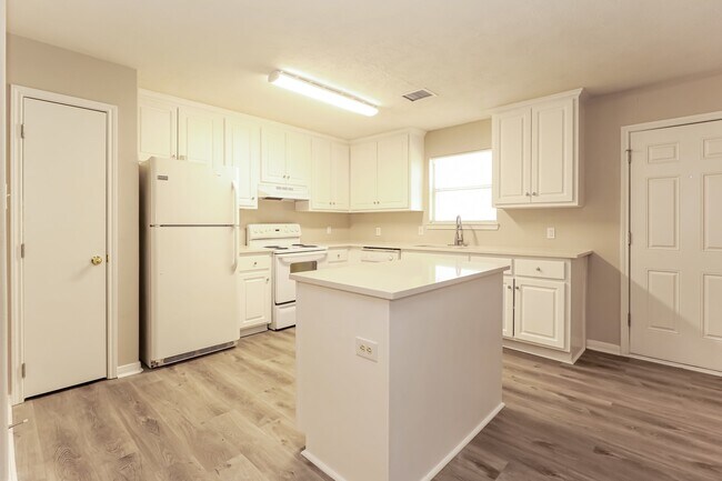 Photo - 16360 Hidden River Ct