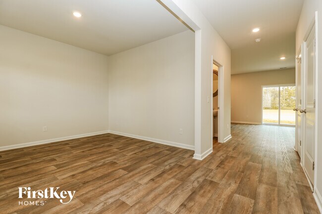 409 Zenith Blvd