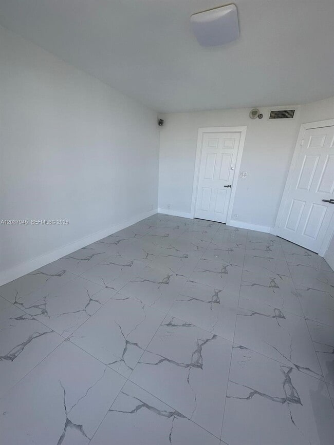 Photo - 3530 Mystic Pointe Dr Unit 3208