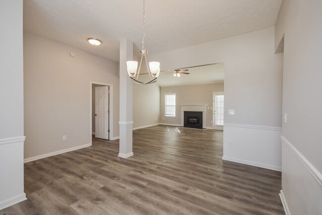 Photo - 180 Creekview Blvd