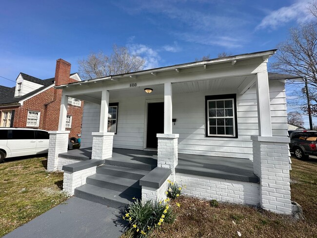 NEWLY RENOVATED AND MOVE-IN READY - EMPORI... - NEWLY RENOVATED AND MOVE-IN READY - EMPORI... House