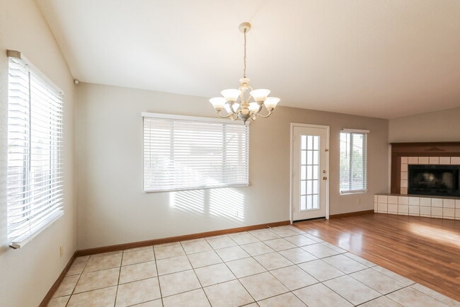 Photo - 8915 N Veridian Dr