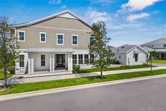 Photo - 824 SW Pr Ave