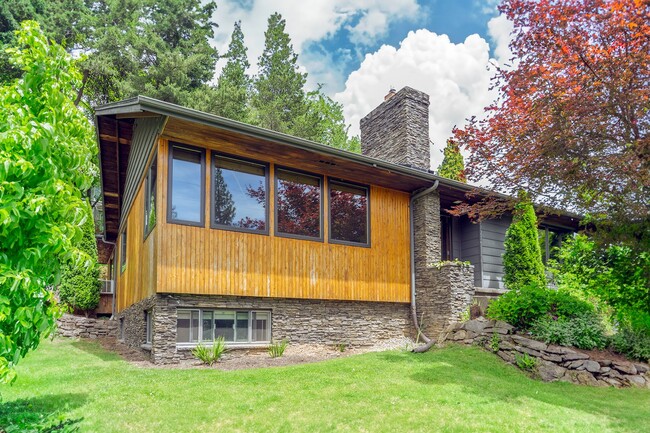 2 Level Mid-Century home for lease! Tour t... - 2 Level Mid-Century home for lease! Tour t...