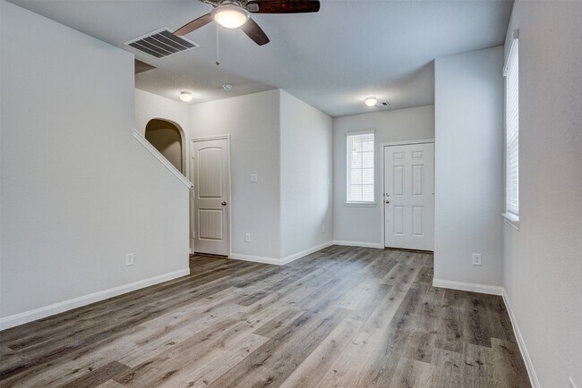 Photo - 5011 Blue Jacaranda Wy