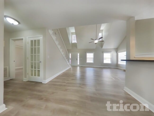 Photo - 104 Legend Creek Hollow