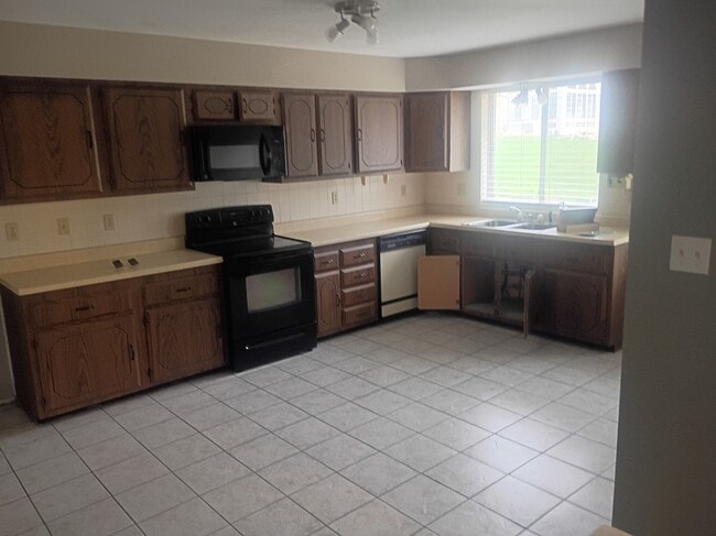 Photo - 4863 Vermilion Dr