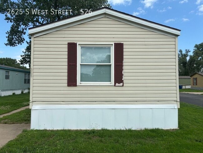 Building Photo - 2625 S West St