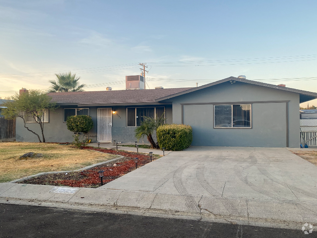 Building Photo - 1522 W Sunnyside Ave Rental