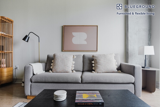 Photo - 615 W 7th St Unidad FL20-ID283