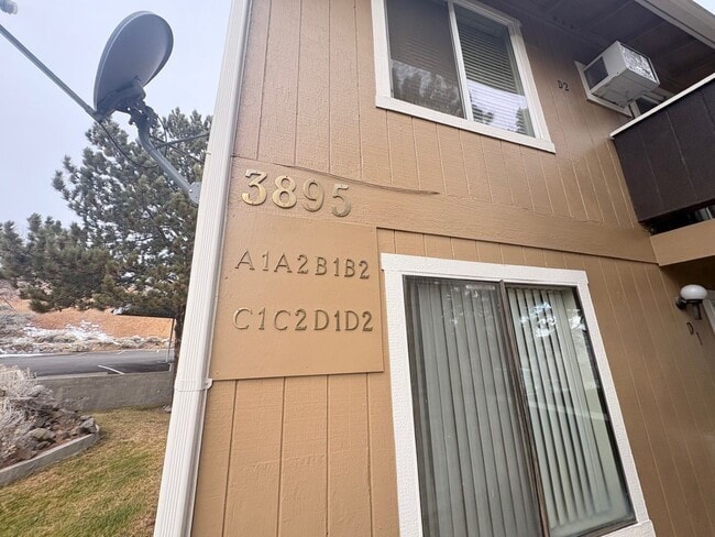 Building Photo - 3895 E Leonesio Dr