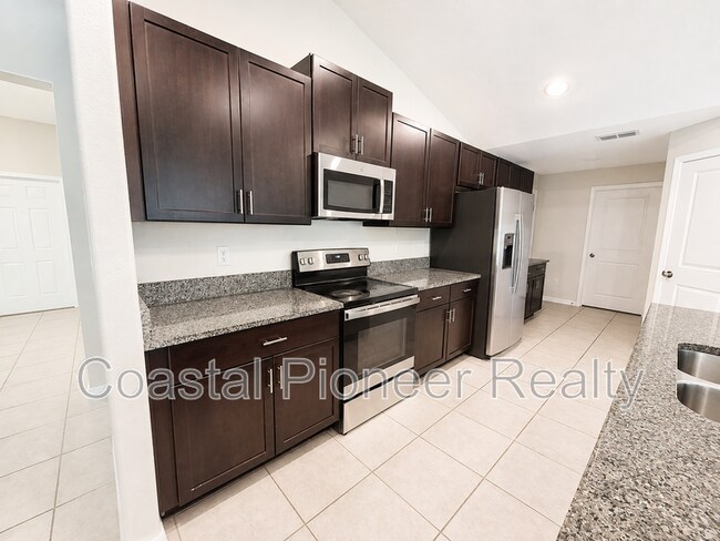 Photo - 16576 Delia St