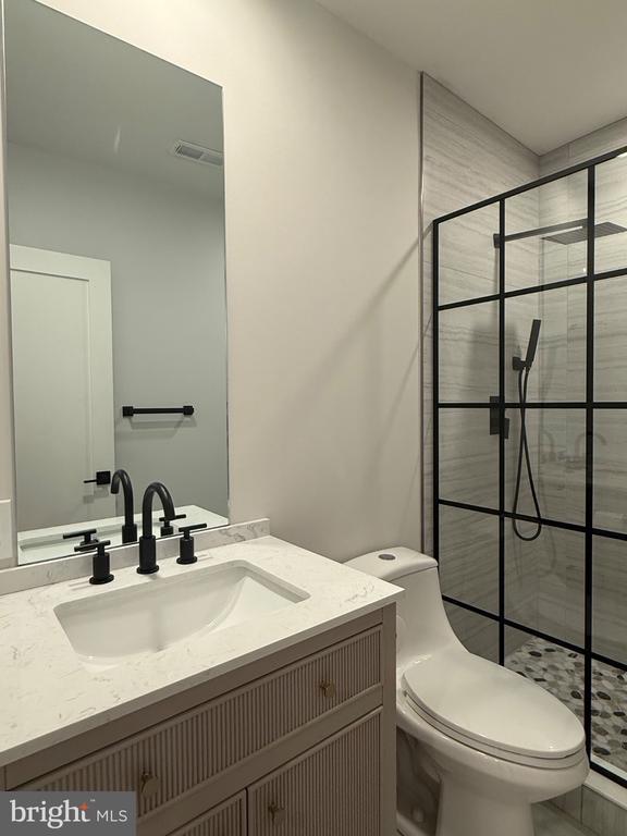 415 E Jasper St Unit 2