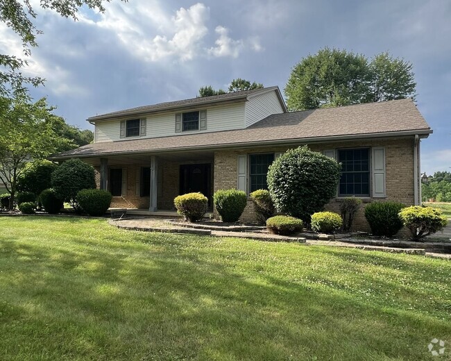 Building Photo - 2 Story, Canfield Home for Rent! South Ran...