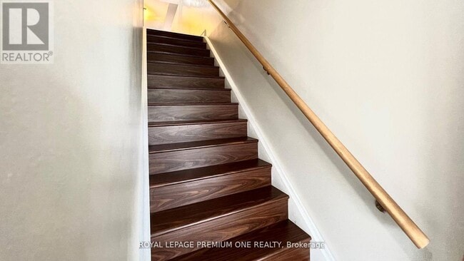Photo - 3041 Finch Ave W
