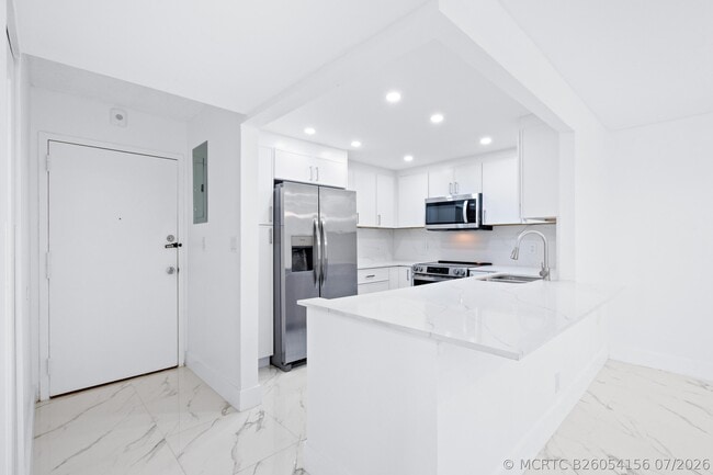 Building Photo - 501 E Dania Beach Blvd Unit 5-3F