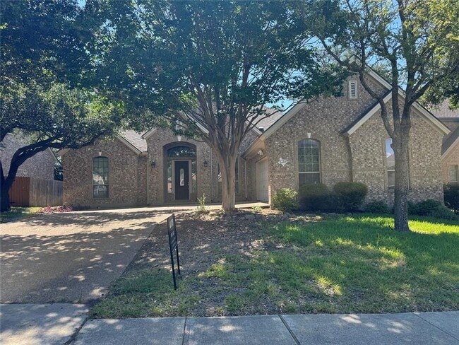 Building Photo - 1220 Pine Forest Cir Rental