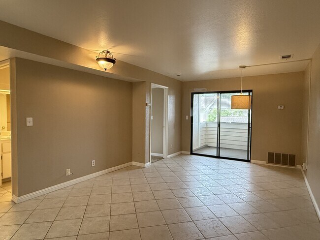 Photo - 77 Village Cir