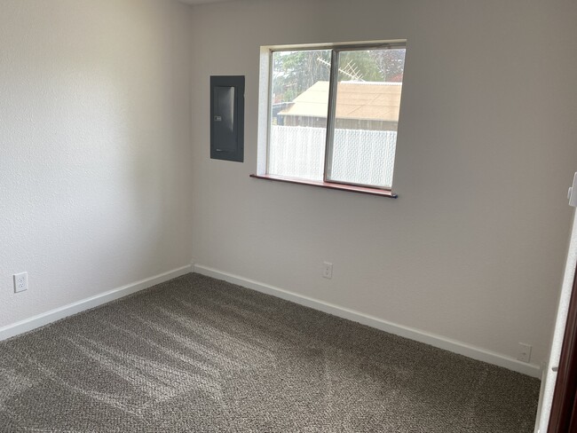 Photo - 404 W 5th Ave Unit 01