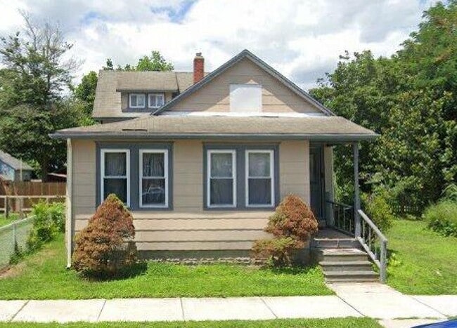 Photo - 245 London Ave