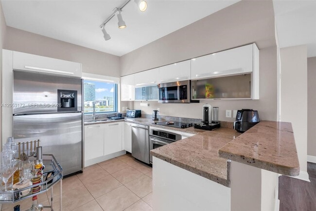 Photo - 601 NE 36th St Unit 904