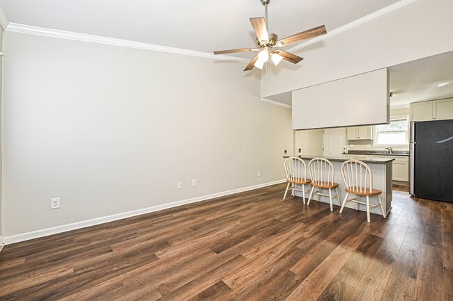 Photo - 302 E Hudson St