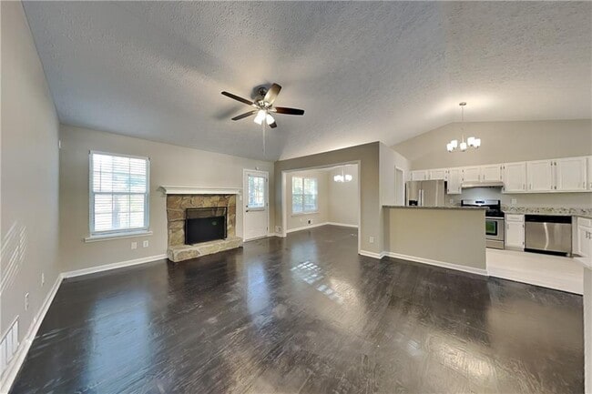 Photo - 260 King William Dr