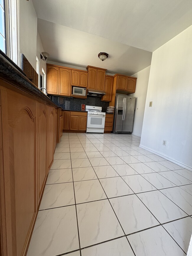 Cocina - 1428 S Chapel Ave