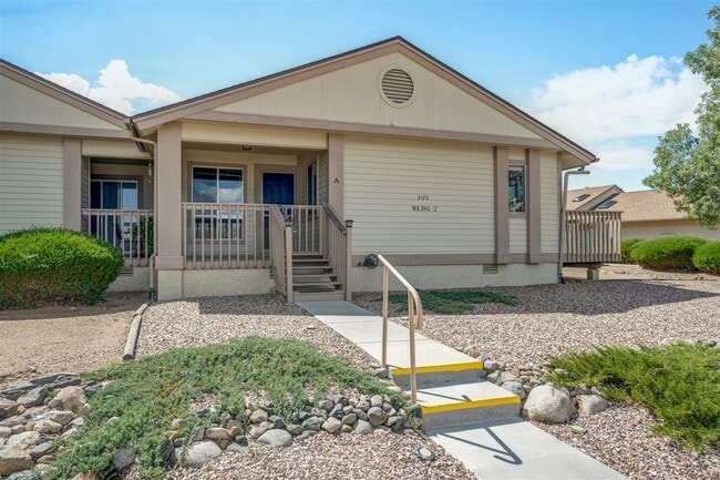 Building Photo - 2 bedroom, 2 bathroom condo for rent in Mo... Unit 2A