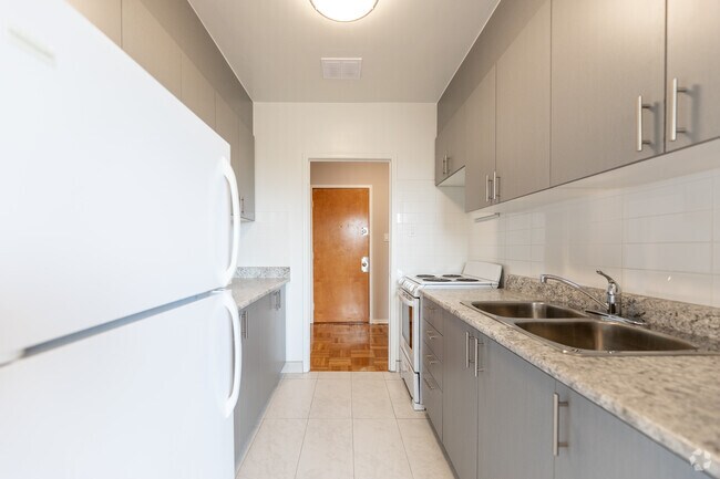 2BR, 1BA - Kitchen - Princeton Apartments